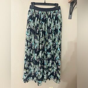 Lauren Conrad
pleated skirt